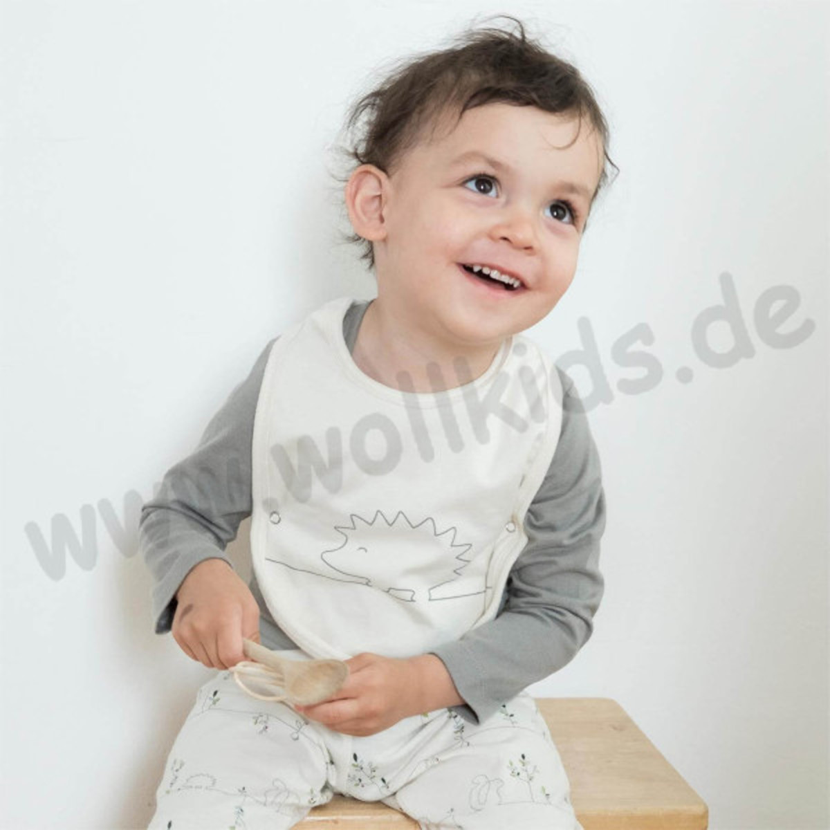 2er Pack - Baby Lätzchen aus Bio Baumwolle - Living Crafts natur/moos Baby Lätzchen aus Bio Baumwolle von Living Crafts - mit Motive - 2er Pack - Farbe natur/moos